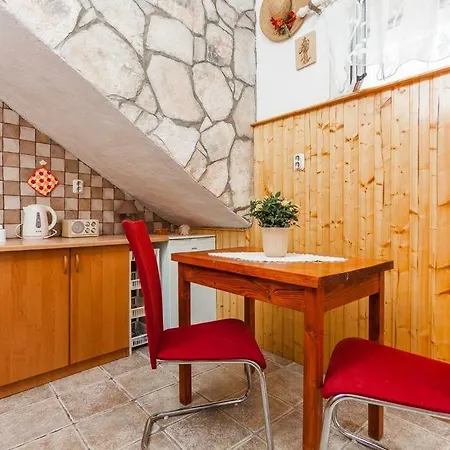 Apartment 16770c
